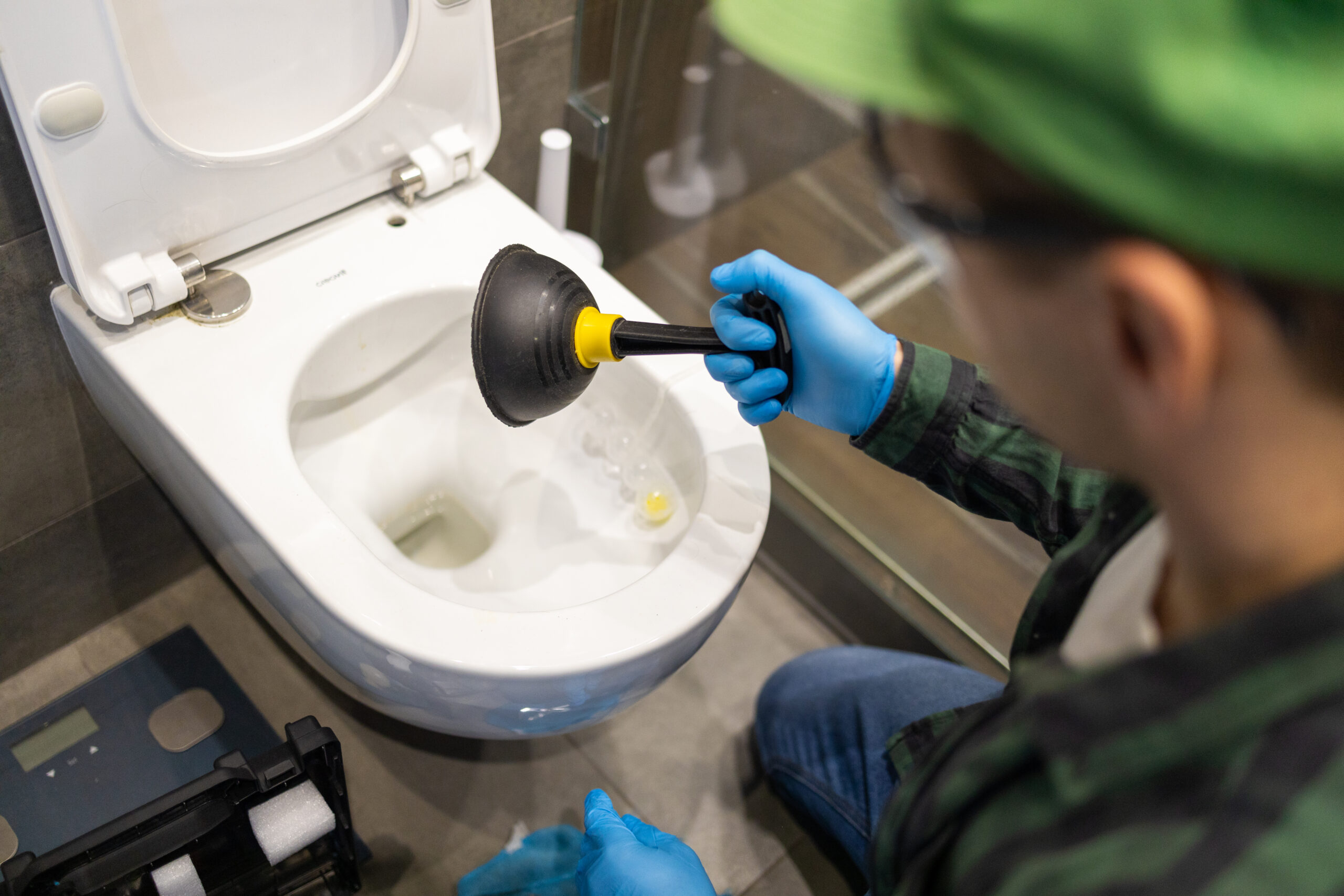 How to Unclog a Toilet